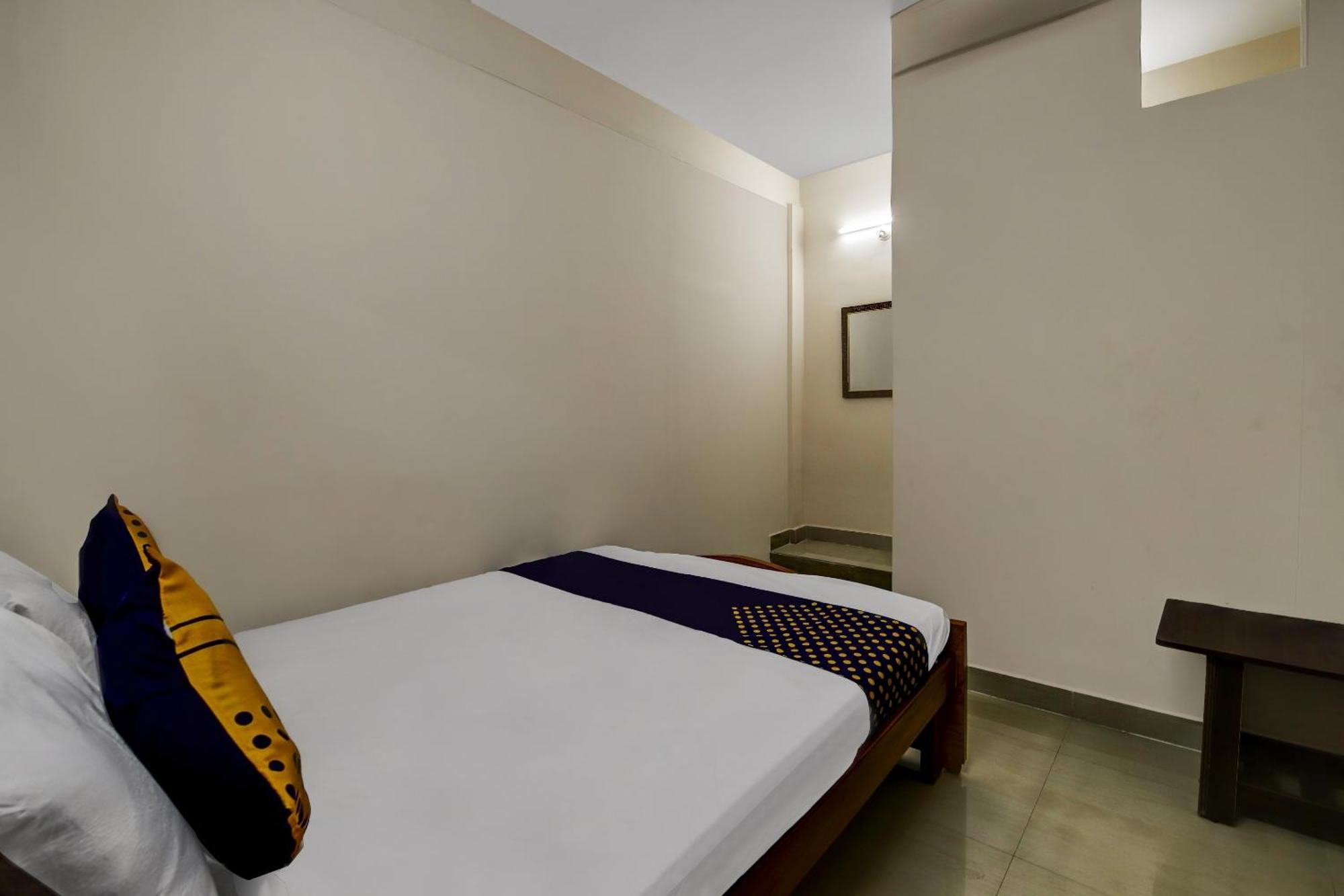 Spot On 73621 Srinivasa Boarding And Lodging Jālahalli المظهر الخارجي الصورة