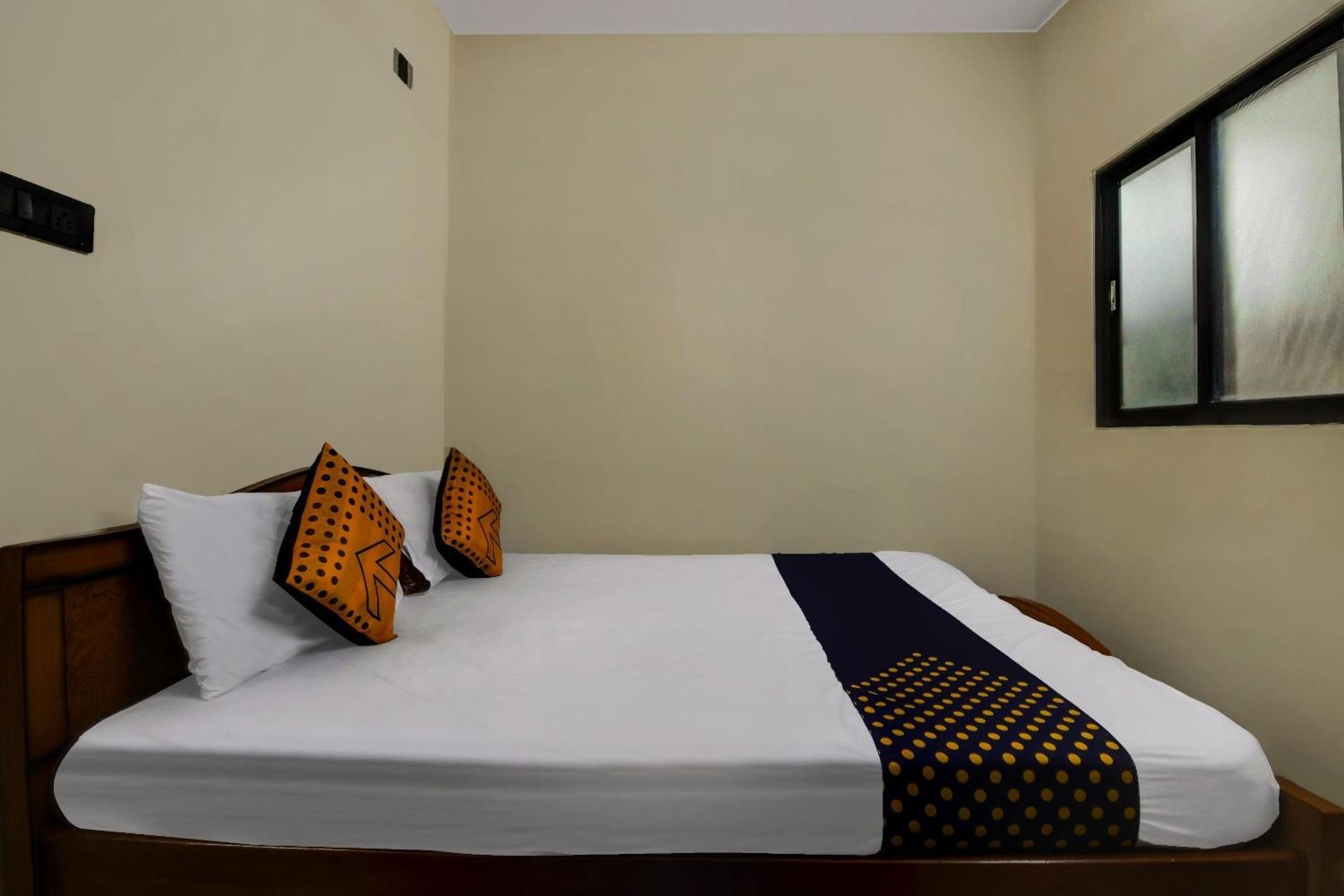 Spot On 73621 Srinivasa Boarding And Lodging Jālahalli المظهر الخارجي الصورة
