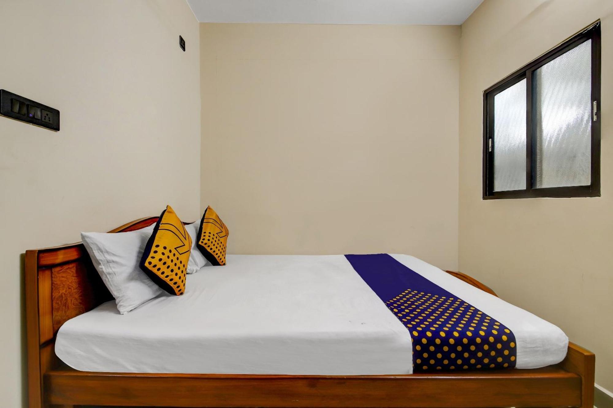 Spot On 73621 Srinivasa Boarding And Lodging Jālahalli المظهر الخارجي الصورة