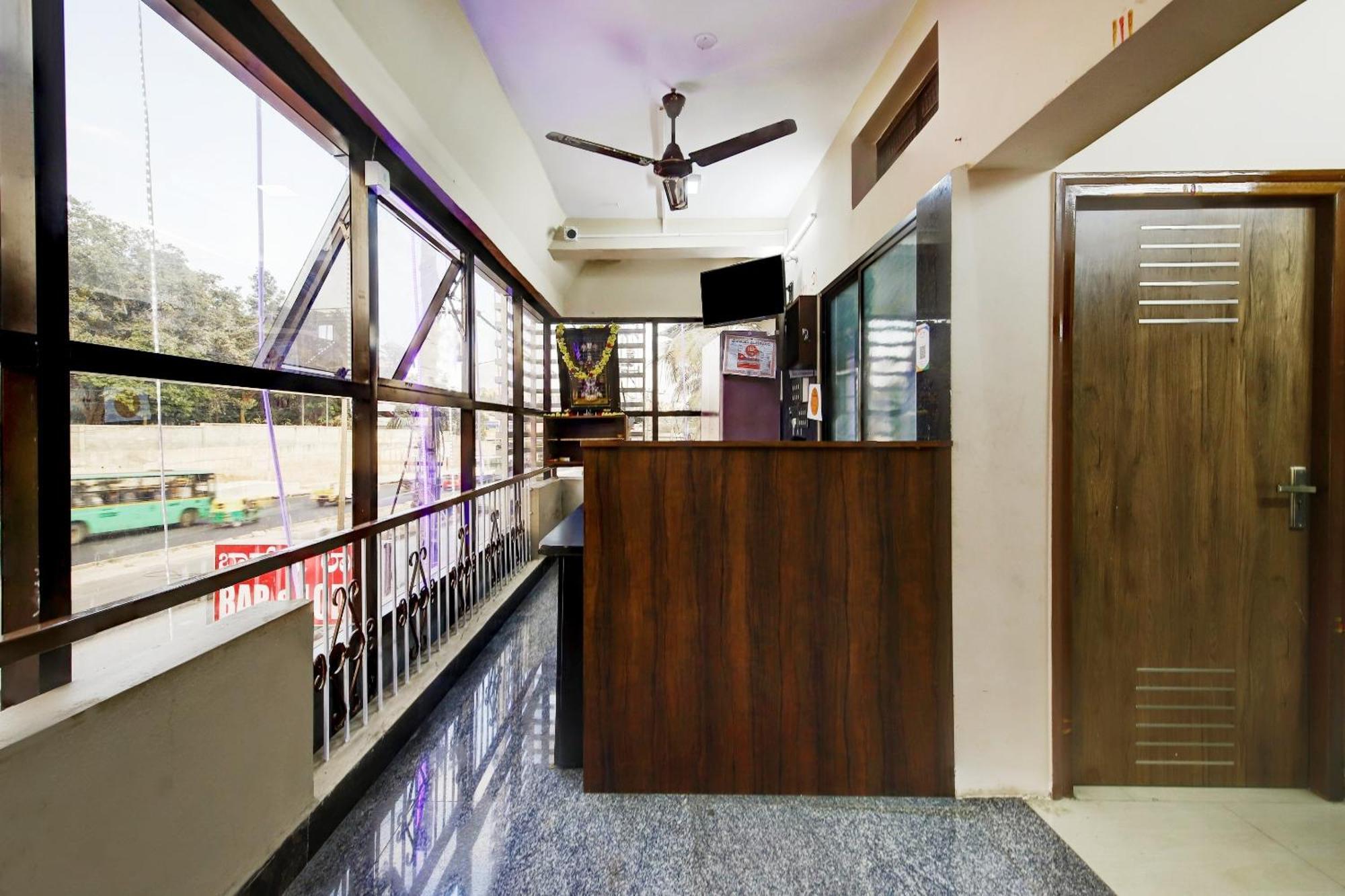 Spot On 73621 Srinivasa Boarding And Lodging Jālahalli المظهر الخارجي الصورة